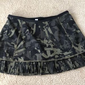 New without tags lululemon city sky run by skirt